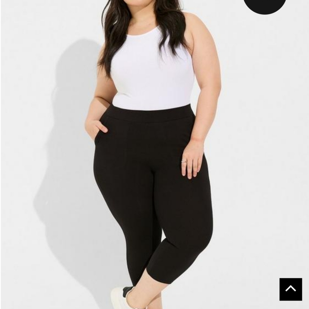 NWT Torrid Capri Signature Waist Pocket Legging, Size 4